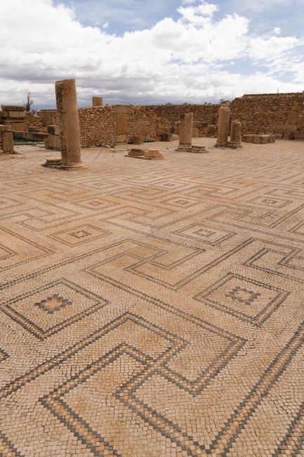 Descoperiri fascinante în orașul antichității din Dacia: ruine și mozaicuri rare