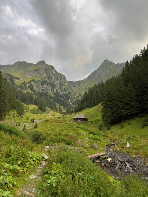Cabana Podragu închide porțile: când este programată redeschiderea pentru turiști