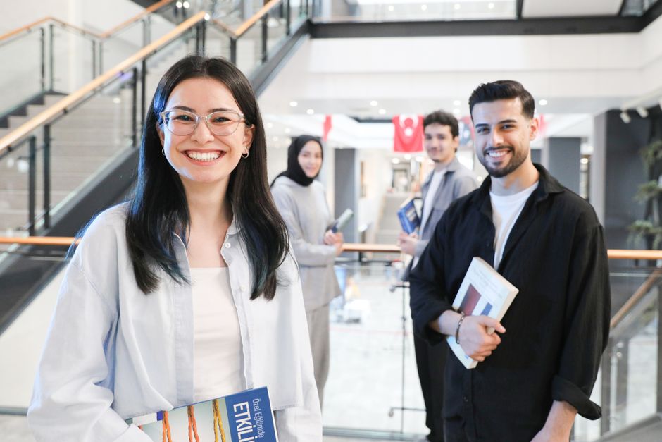 Surprizele anului universitar: Welcome pack-uri și reduceri la Iulius Mall Iași