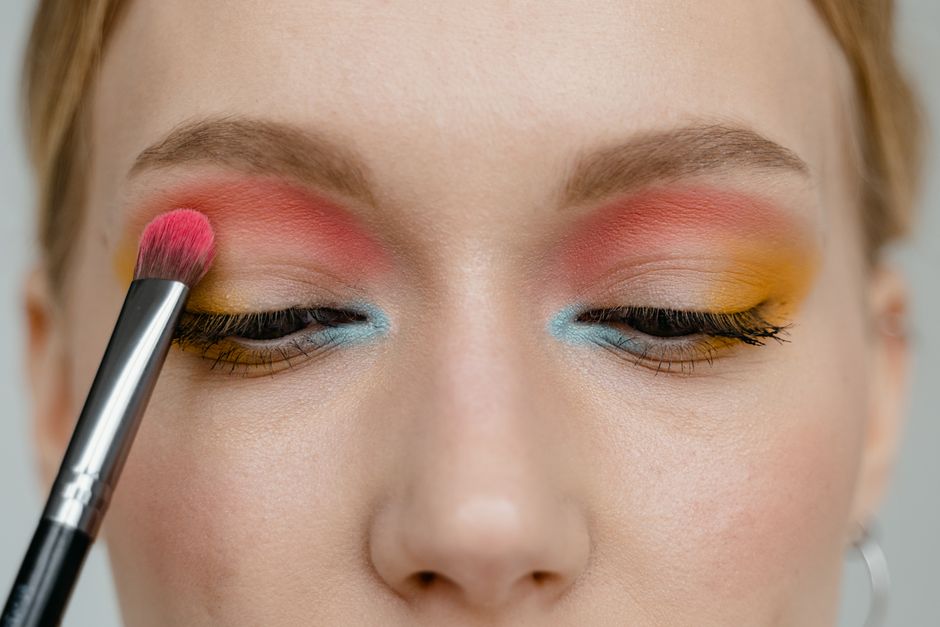 Descoperă secretele unui machiaj de durată dezvăluite de un expert în beauty