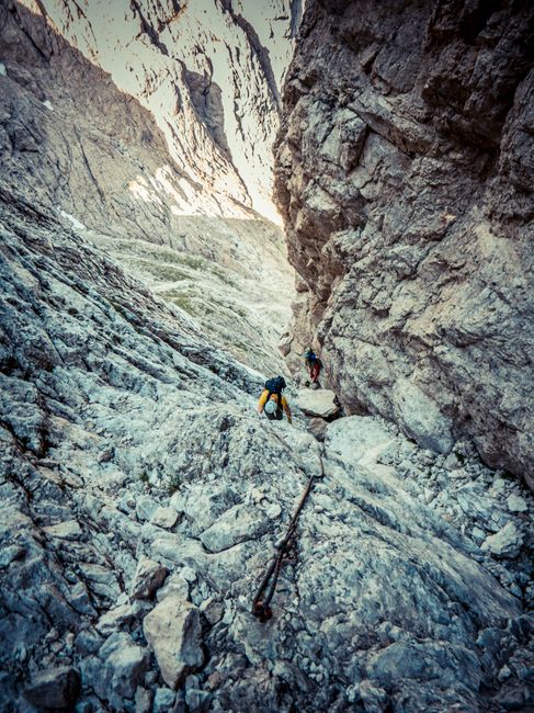 Cetatea Dezna: un nou traseu via ferrata atrage turiști din întreaga Europă