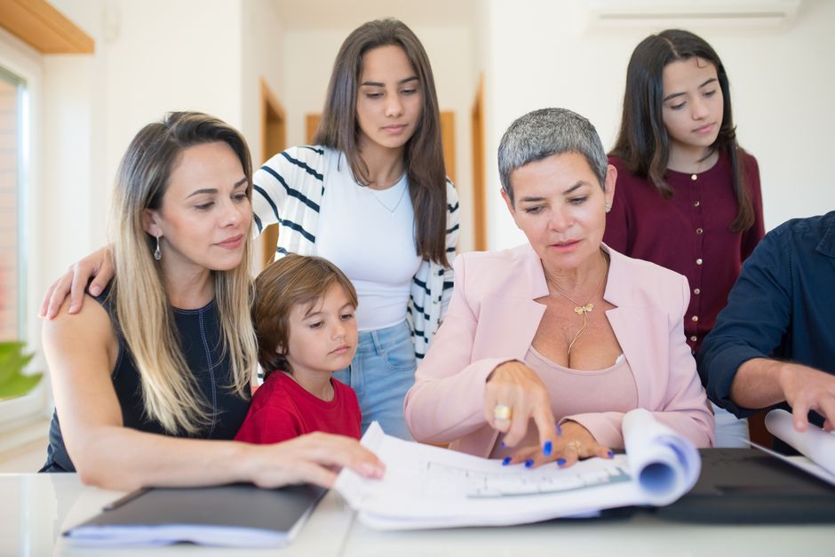 Instanța decide: mama trebuie să-și recupereze banii împrumutați fiului pentru casă