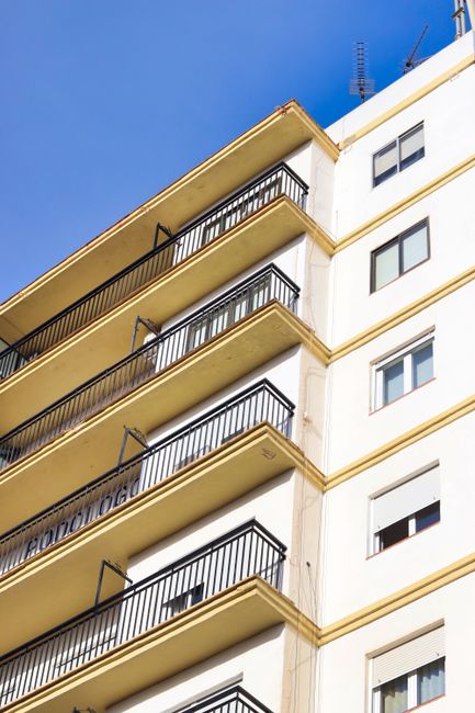 Escrocherie imobiliară de proporții în Spania: 36 de victime și 44.000 de euro înșelați