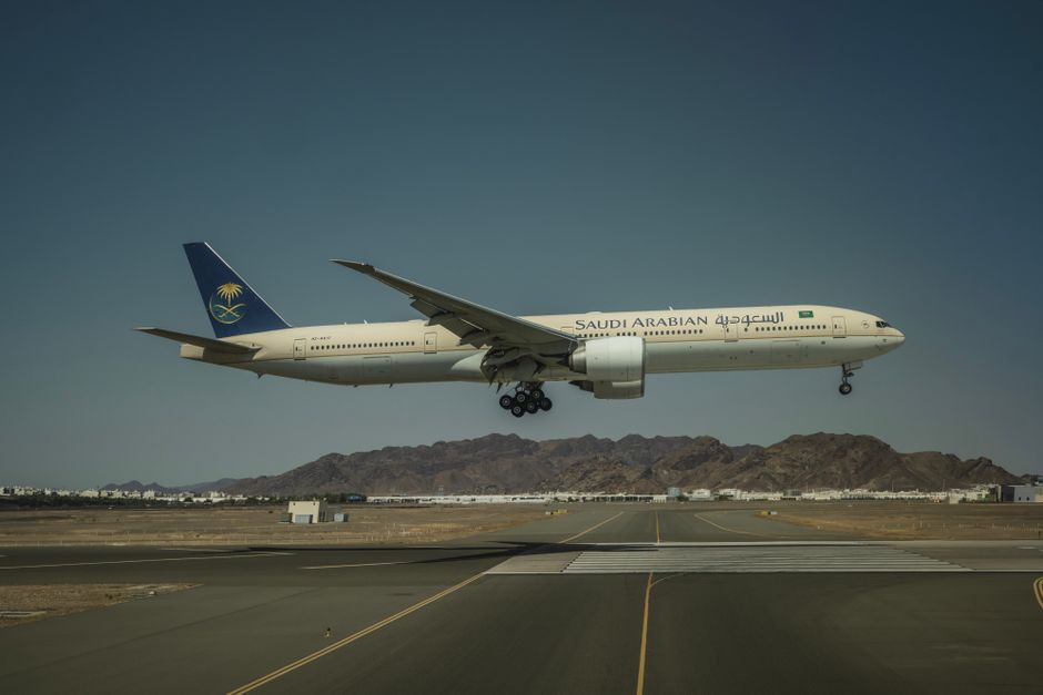 Aeroporturile din Arabia Saudită sub amenințare: răspunsul lui Trump la atacurile houthi