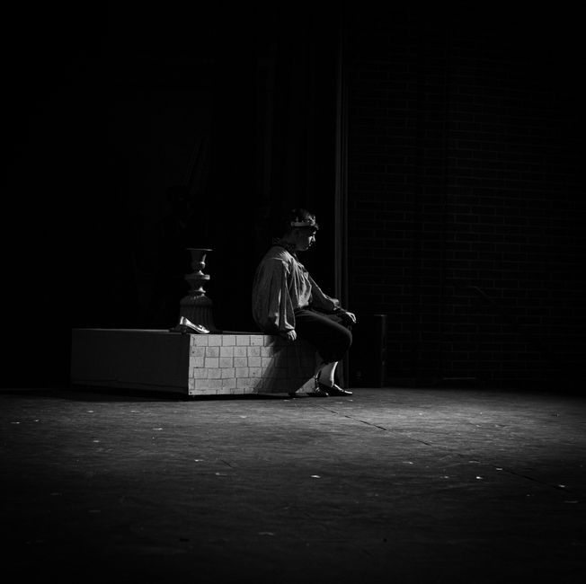 Reflecții asupra vieții în 'Nebunul și Moartea' la Teatrul Tony Bulandra