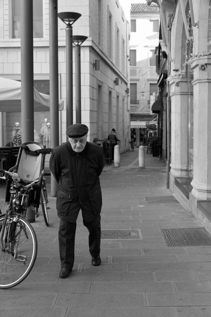 Descoperire macabră într-o vilă din Treviso: cadavrul unui pensionar găsit după o lună