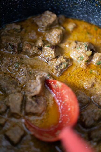 Descoperă stifado de vită: rețeta grecească care îți va încânta papilele gustative