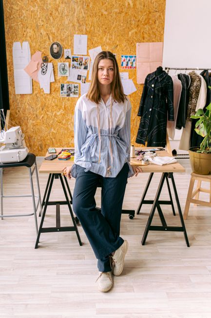 Un tânăr designer din Bistrița, cu vise mari pe scena internațională a modei
