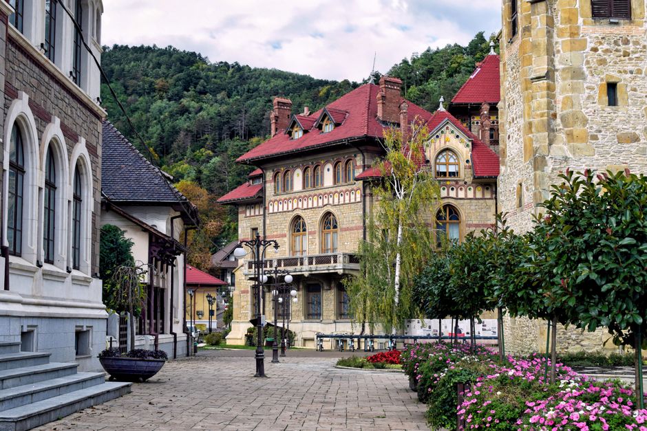 Cetățenii din Piatra-Neamț pot depune declarațiile de salubrizare și la Centrul de Informare Turistică