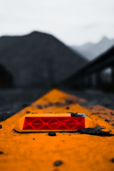 Inovație pe autostrăzile din India: marcajele roșii care salvează vieți