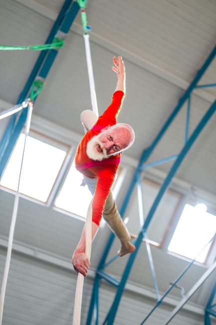 Îmbătrânire activă: o întâlnire inedită între seniorii băimăreni și gimnaștii danezi