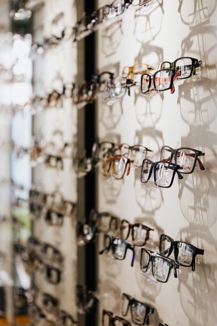 Descoperă noul magazin OPTIblu din Sibiu: ochelari personalizați pentru fiecare stil