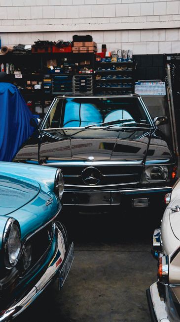 Cinci mărci auto care nu ajung aproape niciodată în service