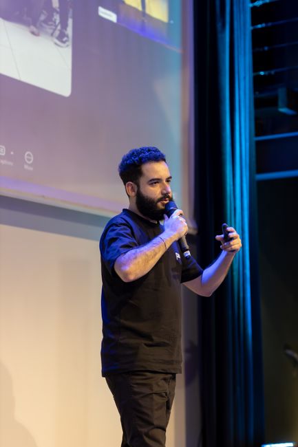 Luca Niculescu vorbește despre importanța Forumului Tinerilor Români de Pretutindeni
