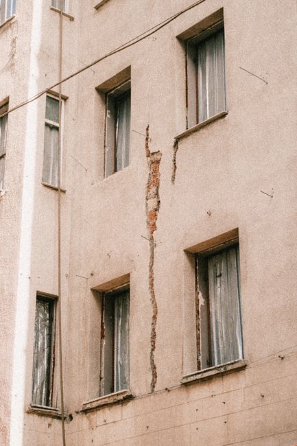 Locatarii unui bloc din București refuză consolidarea din cauza costurilor ridicate