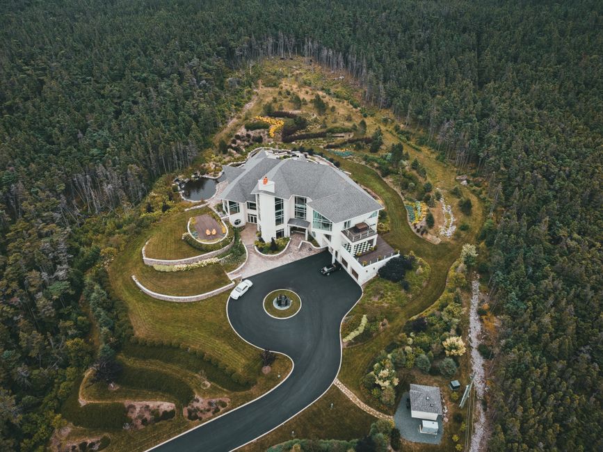 Katy Perry la 42 de ani: averea și achizițiile imobiliare care o definesc