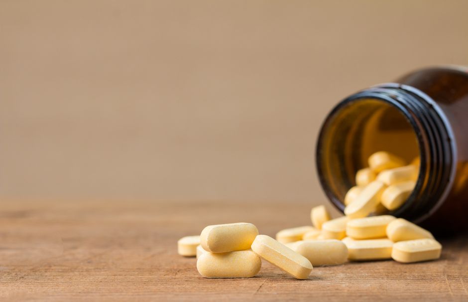 Atenție la oboseala cronică: vitaminele esențiale și riscurile supradozajului