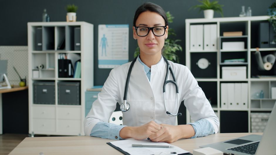 Numai 13 candidați din 56 au trecut examenul pentru registratori medicali la Spitalul Județean