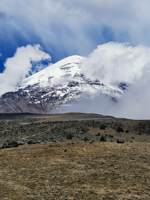 Salvatori montani dâmbovițeni cuceresc vârful Cotopaxi și se pregătesc pentru Chimborazo