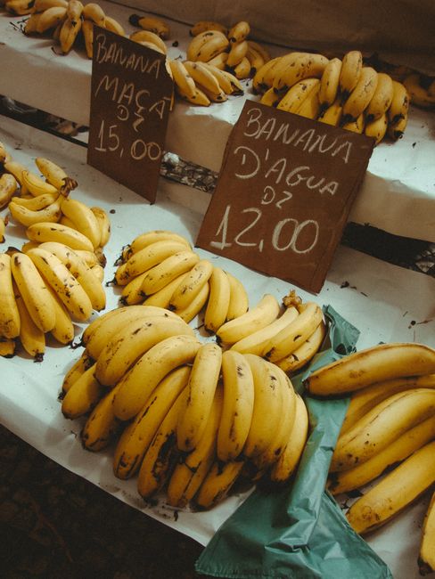 Scumpirea bananelor în 2027: provocări climatice și geopolitice în sectorul agricol