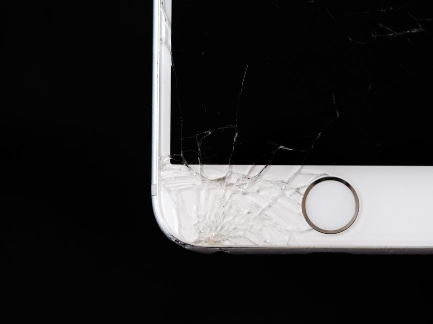 iPhone Duo întâmpină dificultăți tehnice la lansare: utilizatorii raportând probleme cu ecranele