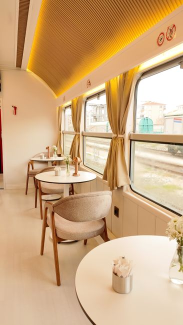 Primele vagoane bar-bistro ale CFR, o nouă experiență pentru călători