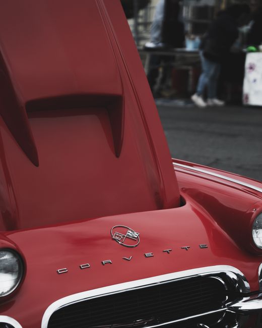 Descoperă legenda: Chevrolet Corvette 1979, un simbol al eleganței auto