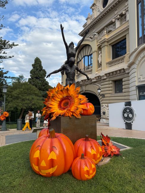 Un artist american transformă dovleci uriași în opere de artă fascinante