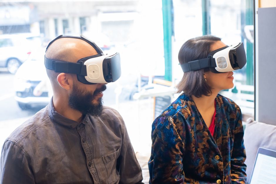 Studenți din Oradea explorează frontierele realității virtuale și inteligenței artificiale