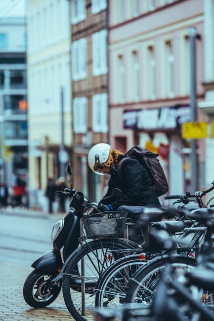 Nouă lege pentru siguranța utilizatorilor de trotinete și biciclete electrice