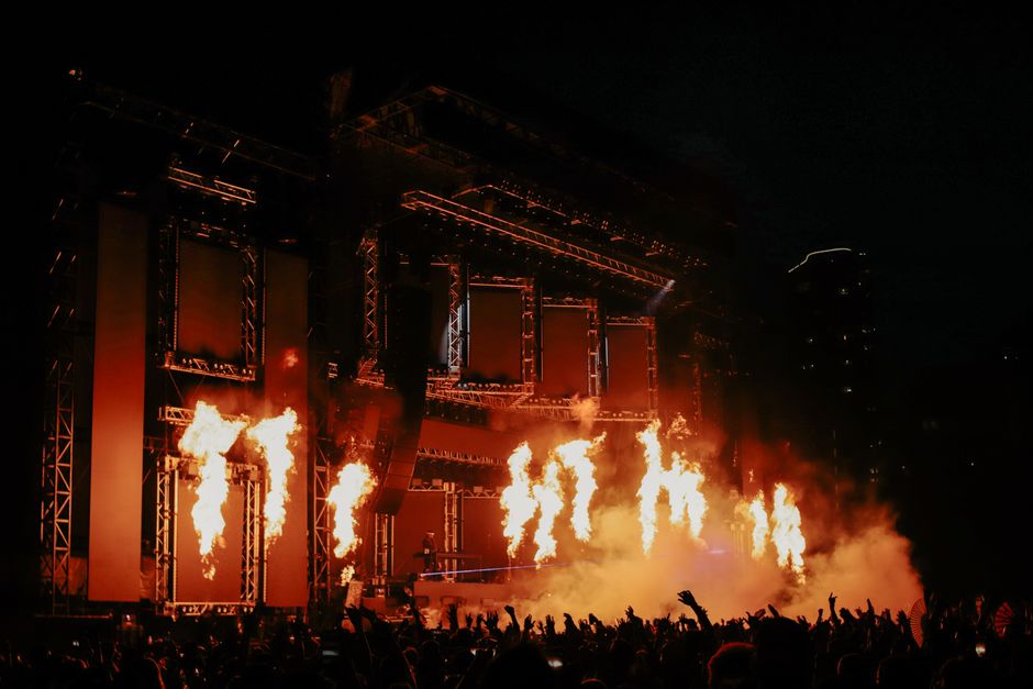Owen Wilson dă viață unei comedii inedite la festivalul hip-hop Rolling Loud