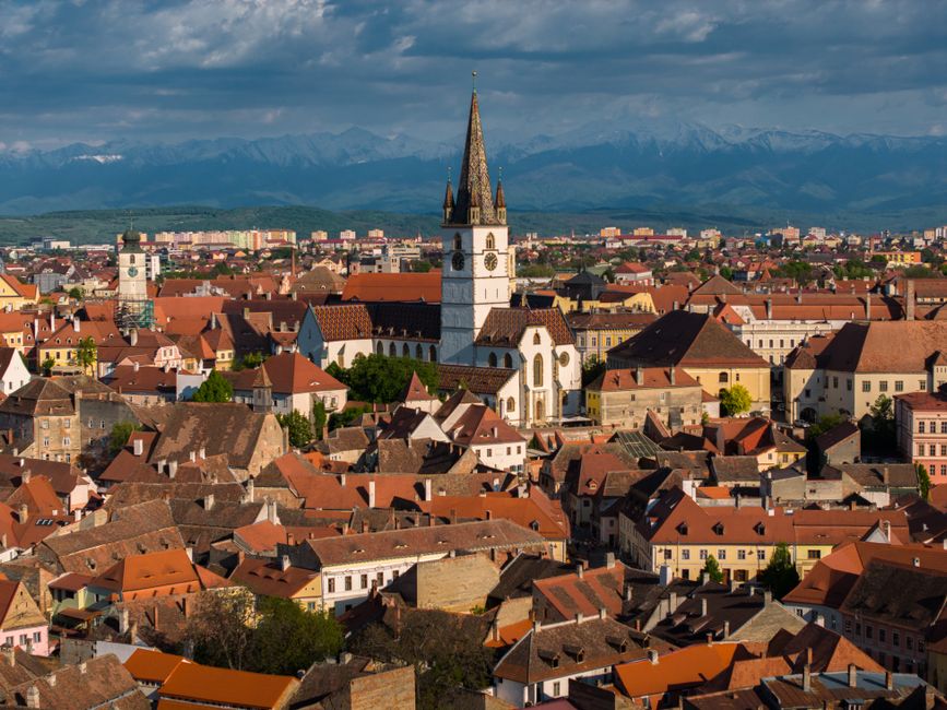 Cumpărătorii din România se confruntă cu prețuri record la apartamente: Sibiul pe locul cinci