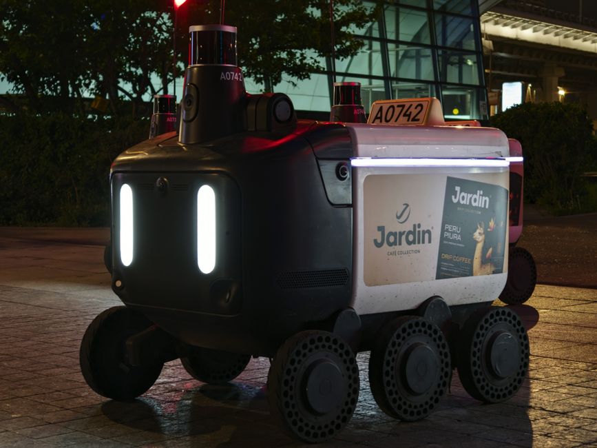 Accident provocat de un robot de livrări în Tallinn: nouă răniți