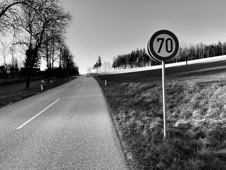 Elveția se confruntă cu criza motorinei: viteza pe autostrăzi ar putea fi limitată la 80 km/h