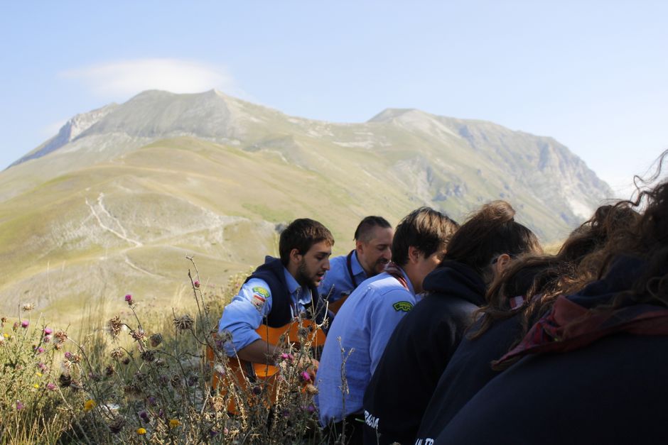 Tinerii din Armeniș, Cornereva și Teregova explorează natura în tabăra Junior Rewilders