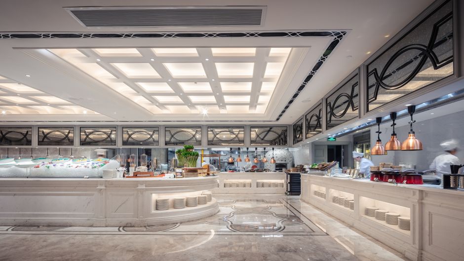 Răzvan Sasu devine bucătar-șef la Ramada Târgu Jiu, aducând un standard de excelență gastronomică
