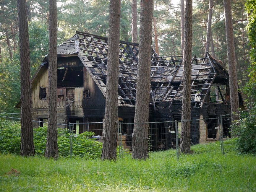 Incendiu devastator în Malu Mare: acoperișul unei case distrus