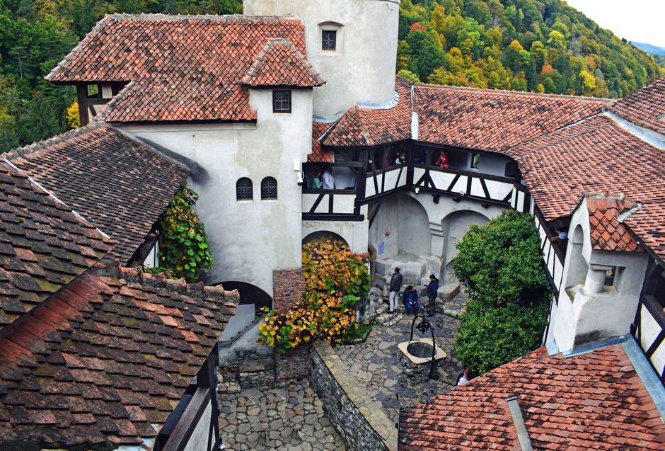 Brașovul devine o destinație de vis pentru Halloween: legende, mister și atmosferă unică