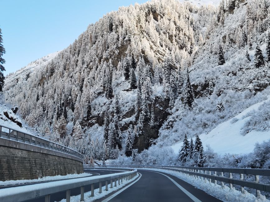 Circulația pe Transalpina se suspendă din cauza vremii nefavorabile