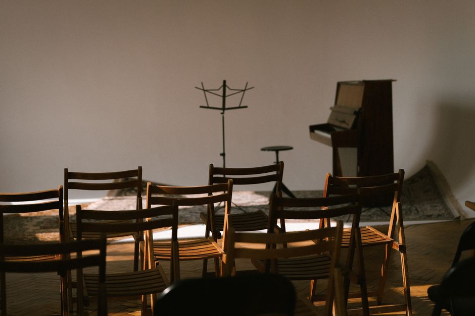 Noiembrie plin de teatru, muzică și poezie la Arad
