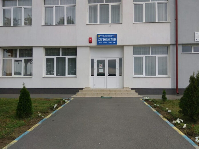 Controverse la Liceul Tehnologic Turceni: O profesoară acuză nereguli în repartizarea orelor