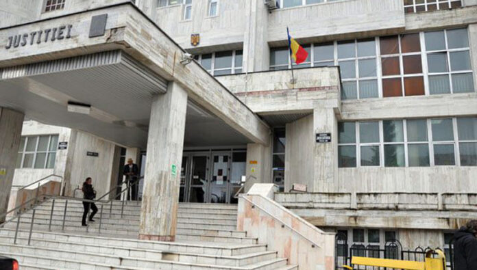 O soție a mințit pentru a-și salva soțul, dar justiția a intervenit