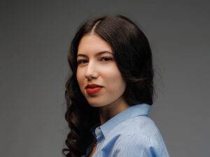 Un debut literar impresionant: Larisa-Sonia Tudose lansează prima sa carte de poezii