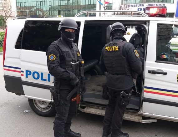 Procurorii din Olt efectuează zeci de percheziții în 12 județe și București, într-un dosar de evaziune fiscală și spălare de bani