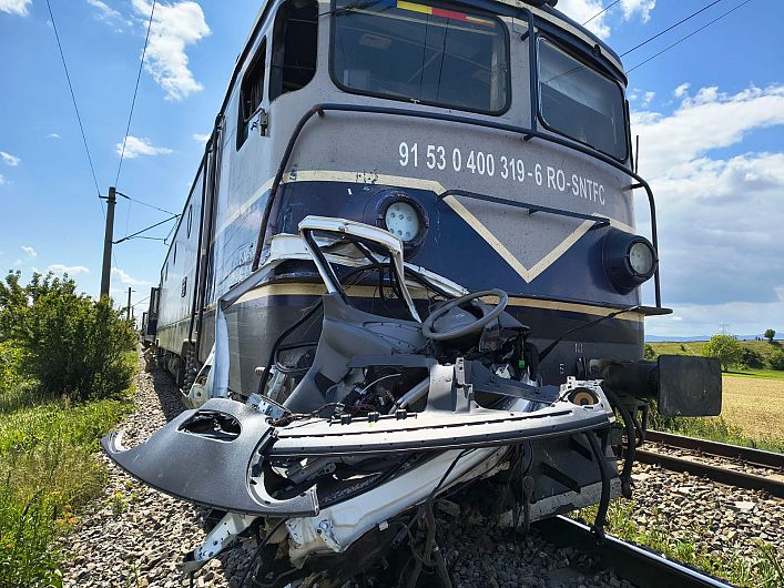 Accident feroviar tragic la trecerea Haret-Modruzeni: un bărbat și-a pierdut viața după ce autoutilitara sa a fost lovită de un tren