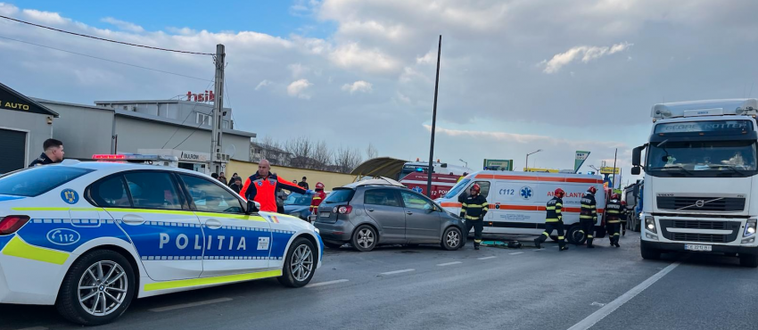 Accident de circulație pe Centura Focșaniului, implicând autospeciala de descarcerare