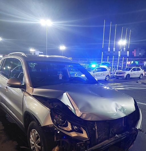 Accident rutier în Focșani: o șoferiță de 19 ani rănită