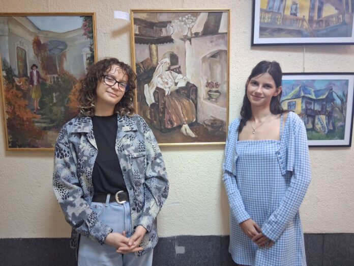 Deschiderea expoziției de artă „OPEN DOORS” la Târgu Jiu: un omagiu adus femeilor
