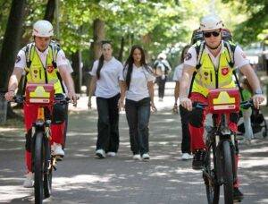 O nouă inițiativă de prim ajutor în Baia Mare: patrulă urbană pe biciclete