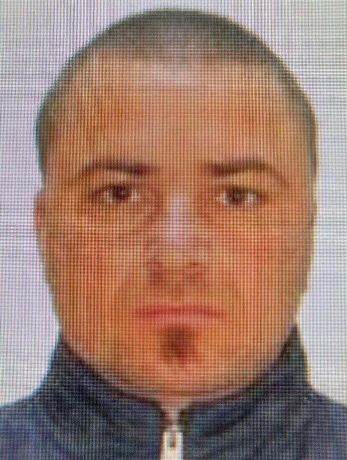 Alertă națională: Bărbat căutat pentru crimă și incendiu